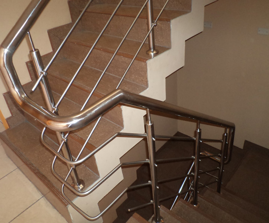 Barandas y Escaleras de acero inoxidable