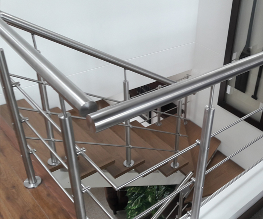 Barandas y Escaleras de acero inoxidable
